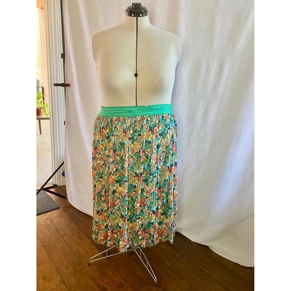 Metro Wear green multicolor skirt. Size XL